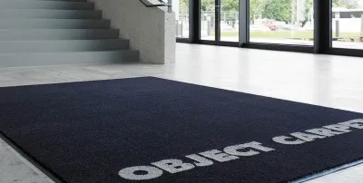 Коврик с логотипом как неотъемлемая часть интерьера