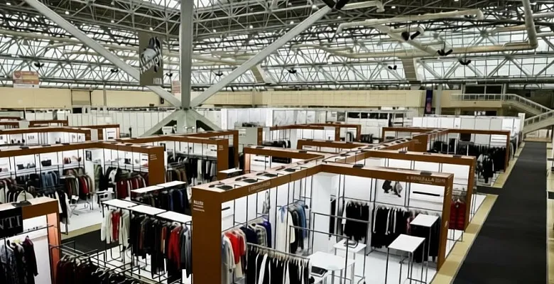 Шторы с логотипом для участника международной выставки моды
