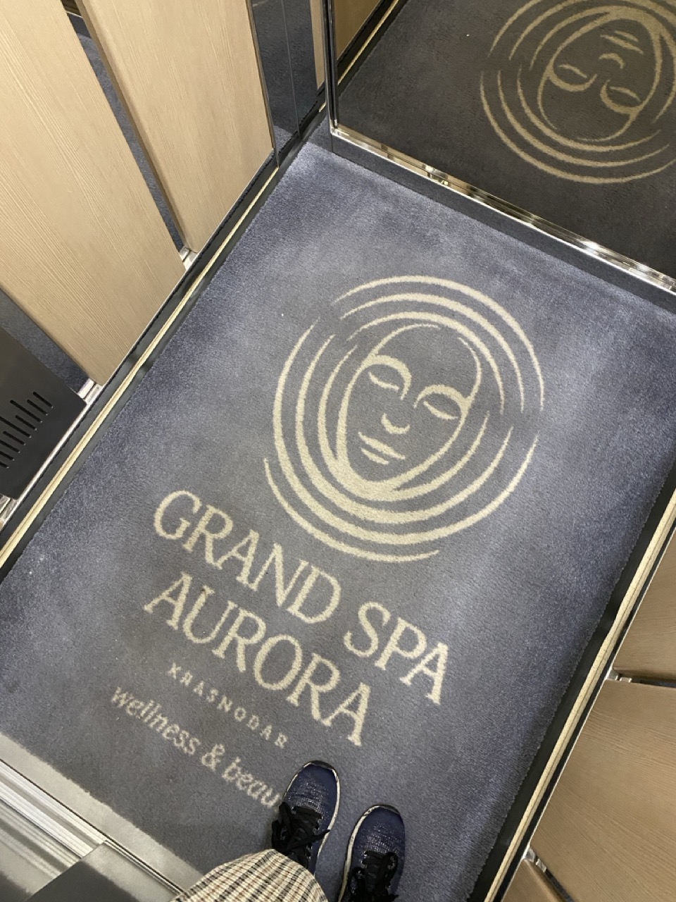 Ковер Деко в лифт