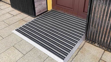 Грязезащитная решетка: типы и применение