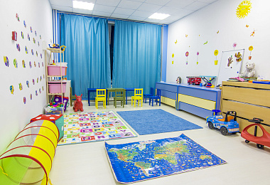 Оформление игровой детского сада шторами