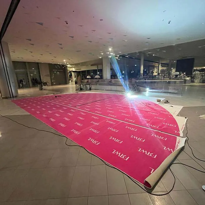 Обустройство корнера в формате pop-up в ТЦ МЕГА г. Казань, ковровым ...